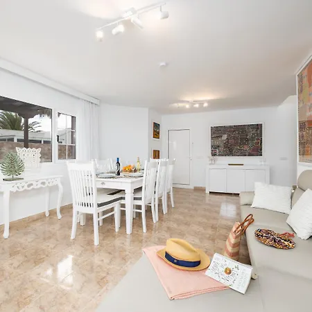 Eugina Villa *